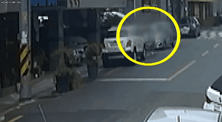 96e3a593fa2bd2a99e69ef9ddf18f45db6557f4ev06w.gif