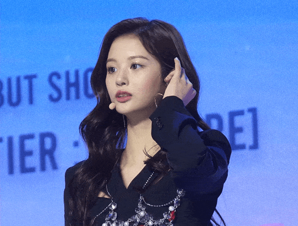 b041e80741aae04da3572b349f27d91b1c4f4500fhot.gif